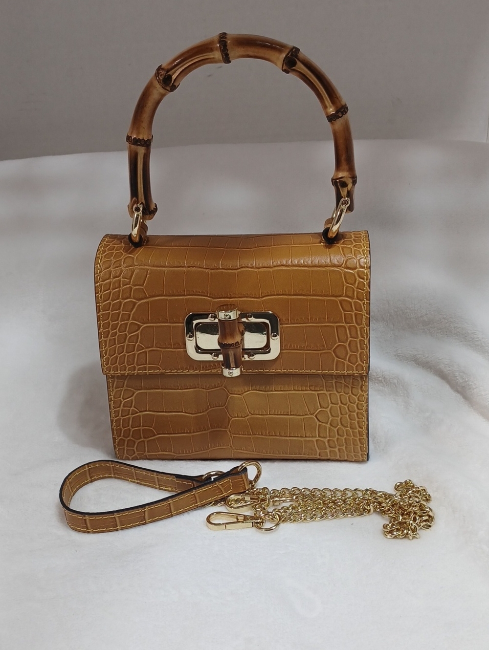 Women’s Croc-Embossed Top-Handle Bag in Camel